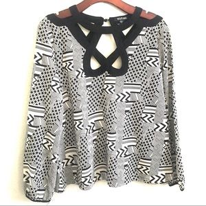 WAPI BLACK & WHITE LONG SLEEVE BLOUSE SIZE M NWOT